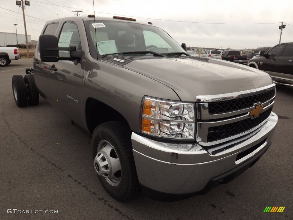 Graystone Metallic 2013 Chevrolet Silverado 3500HD WT Crew Cab 4x4 Chassis Exterior Photo #75916910