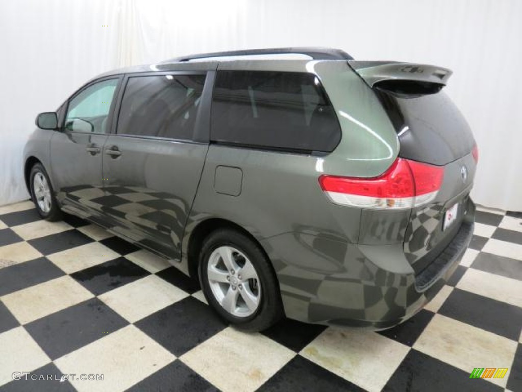 2011 Sienna LE - Cypress Green Pearl / Bisque photo #29