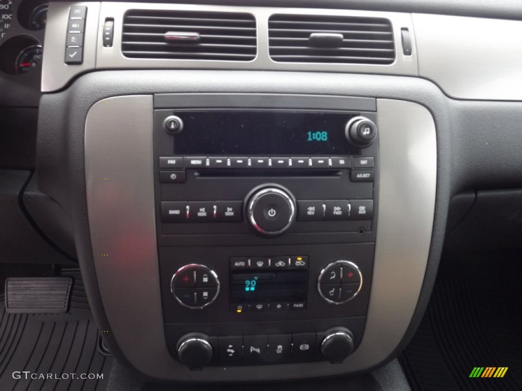 2013 Chevrolet Silverado 2500HD LTZ Crew Cab 4x4 Controls Photo #75918185