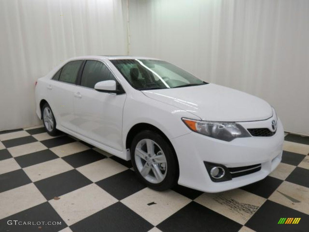 Super White 2013 Toyota Camry SE Exterior Photo #75919367