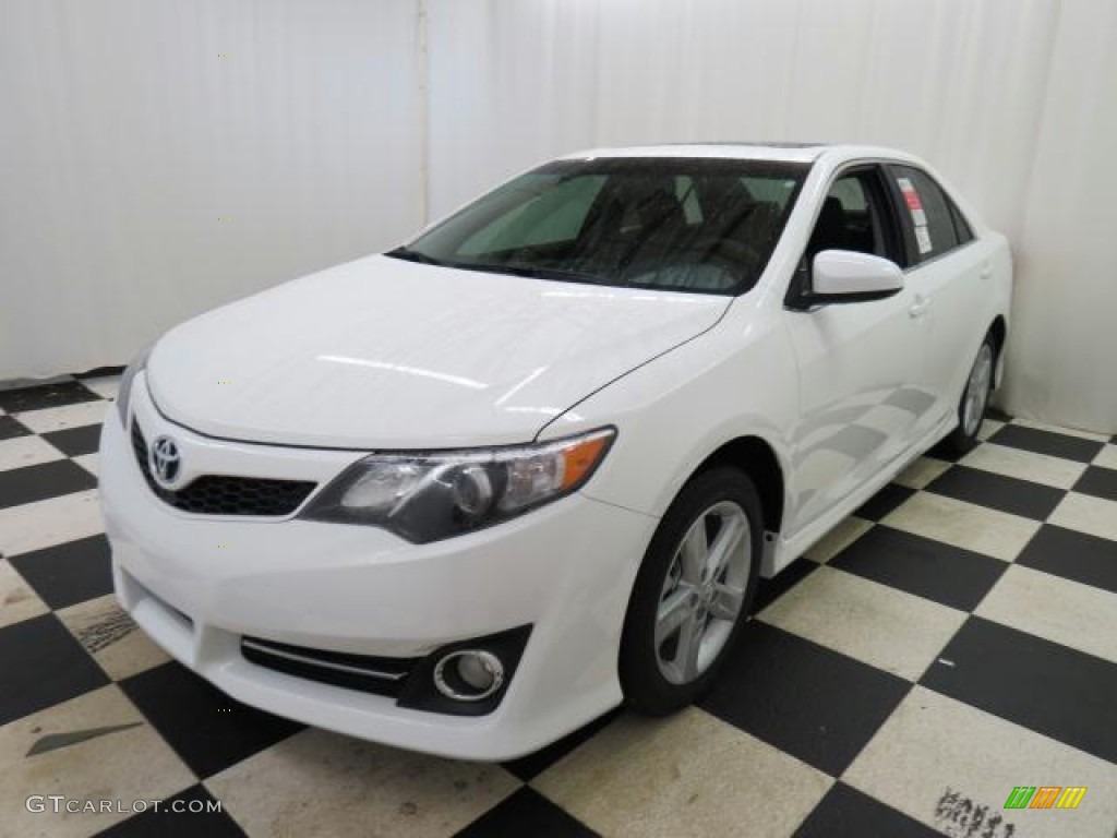 2013 Camry SE - Super White / Black photo #8