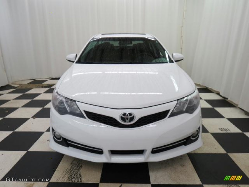 2013 Camry SE - Super White / Black photo #15