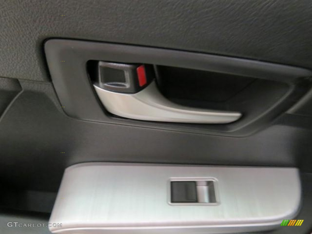 2013 Camry SE - Super White / Black photo #20