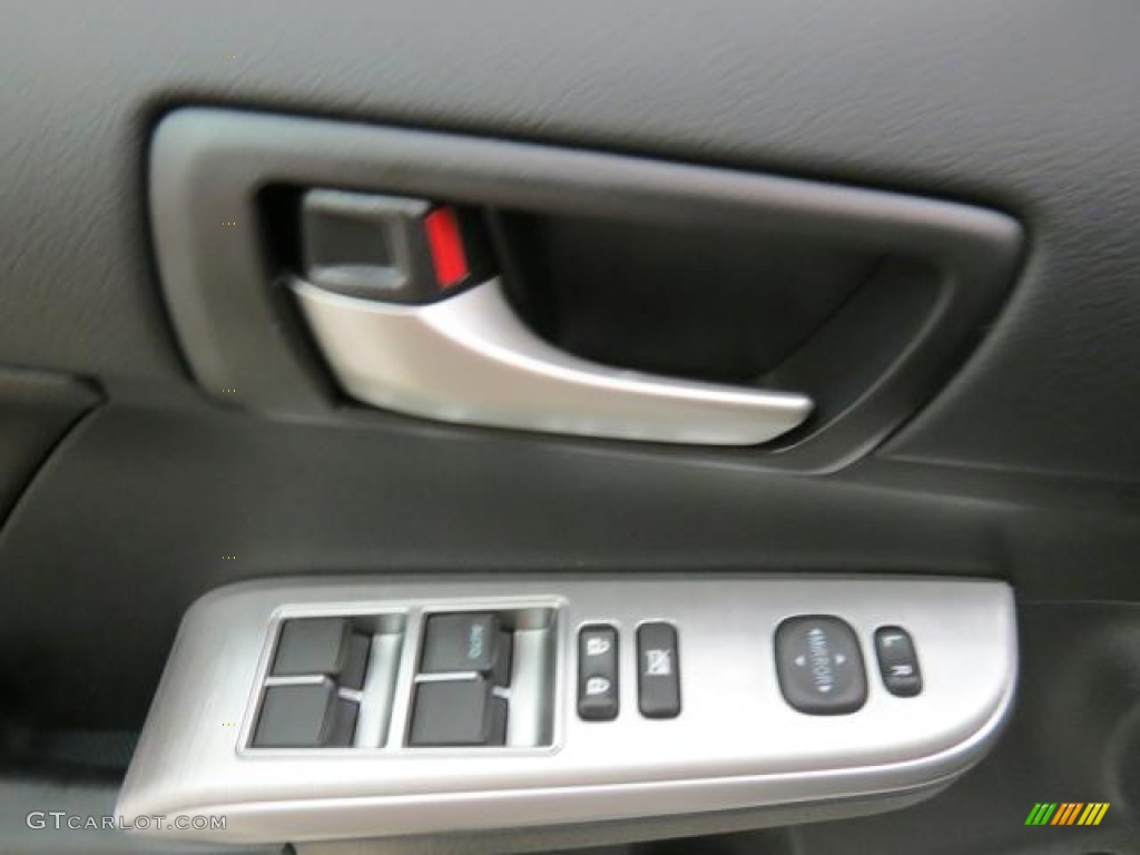 2013 Camry SE - Super White / Black photo #23