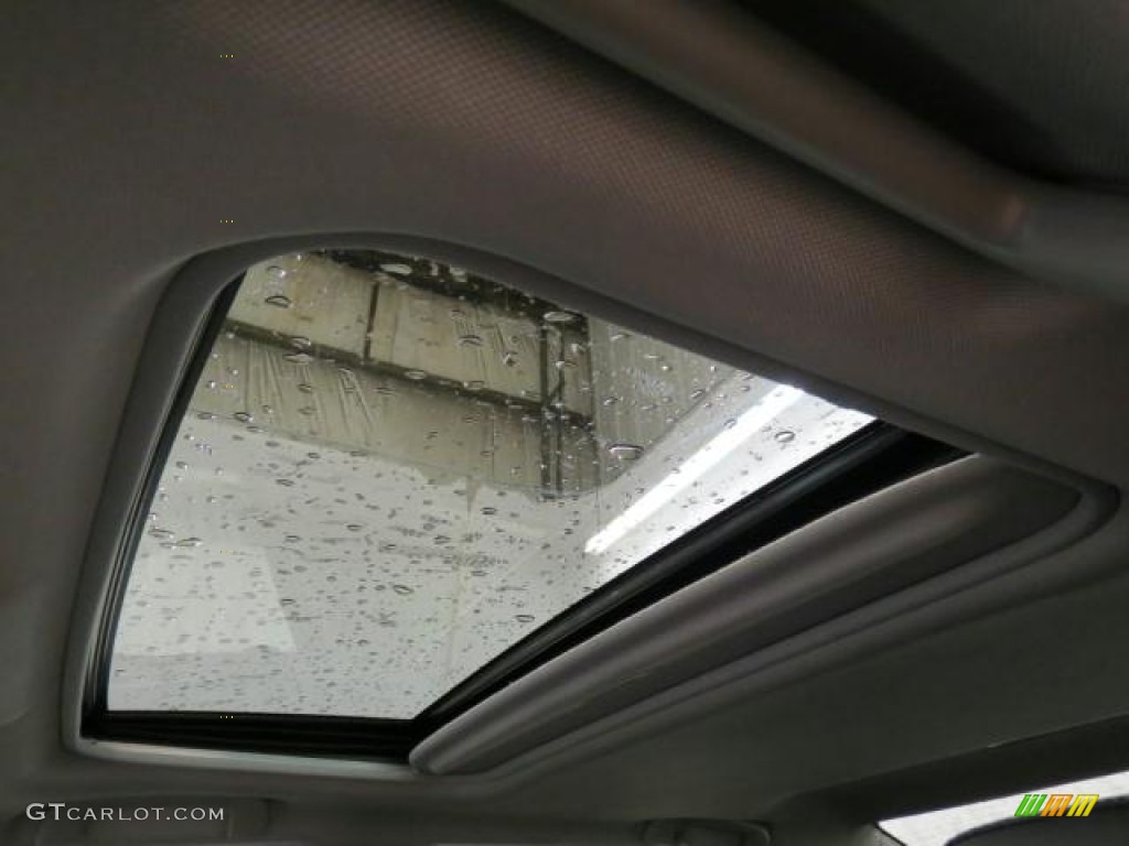 2013 Camry SE - Super White / Black photo #24