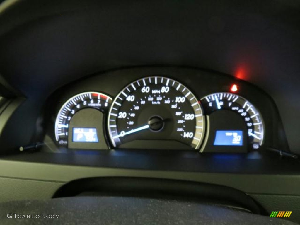 2013 Camry SE - Super White / Black photo #25