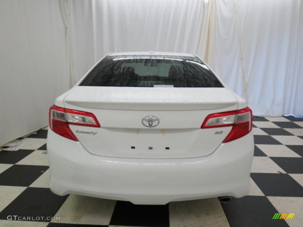 2013 Camry SE - Super White / Black photo #32