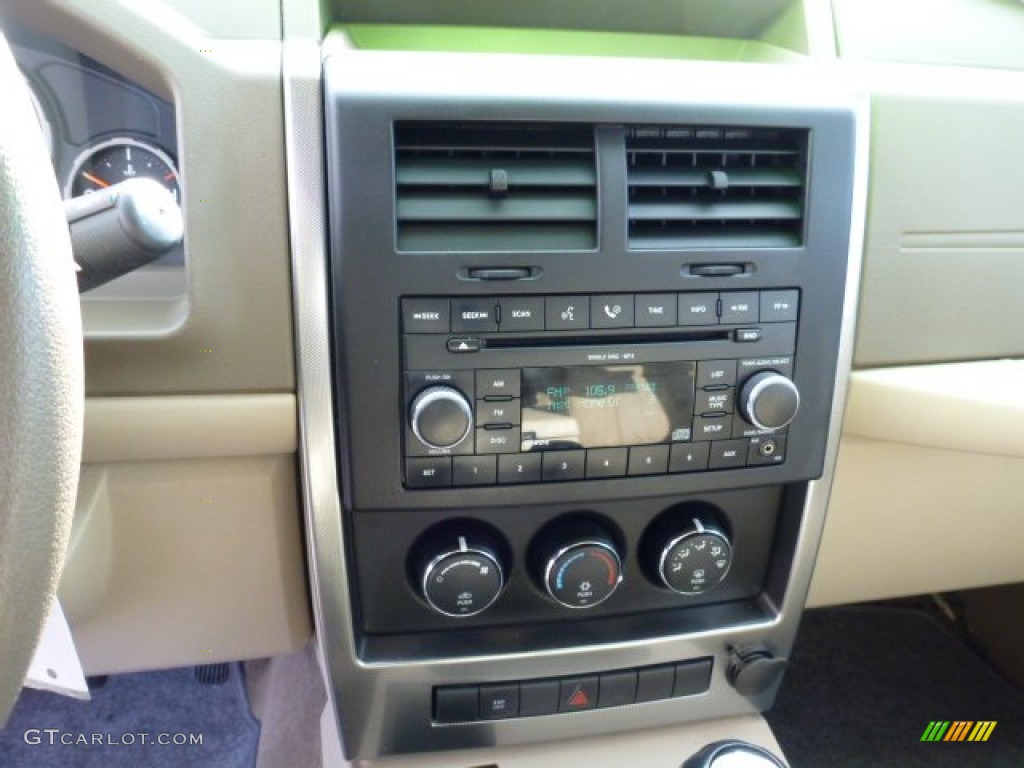 2008 Jeep Liberty Sport Controls Photo #75921497