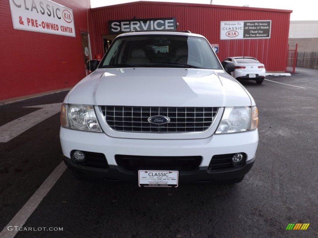 2003 Explorer XLT - Oxford White / Medium Parchment Beige photo #8