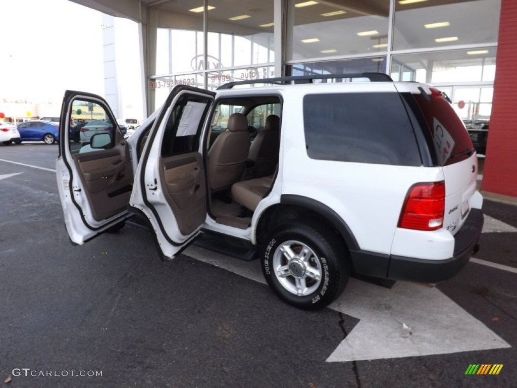 2003 Explorer XLT - Oxford White / Medium Parchment Beige photo #9