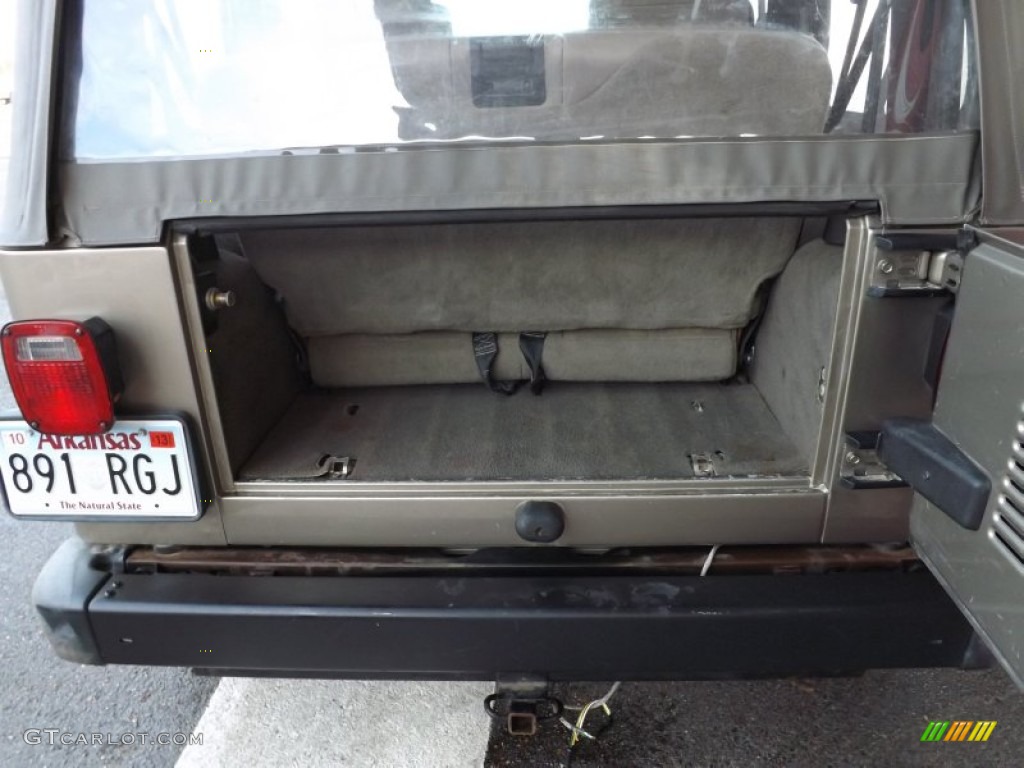 2004 Wrangler SE 4x4 - Light Khaki Metallic / Khaki photo #11