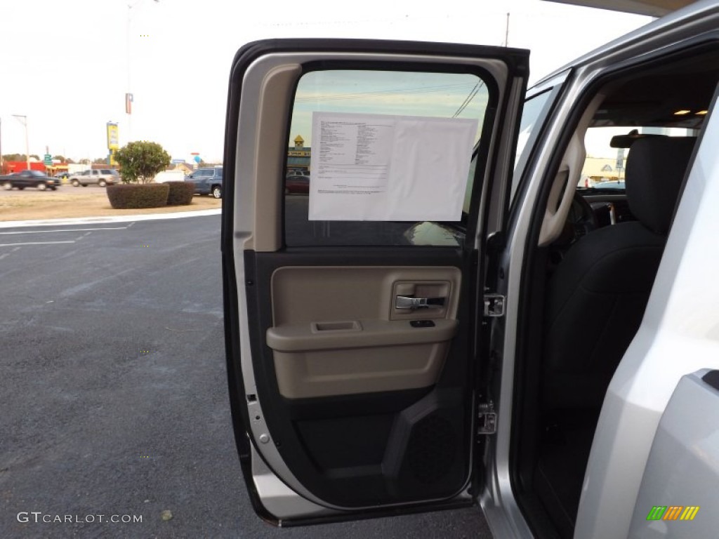 2012 Ram 1500 SLT Quad Cab 4x4 - Bright Silver Metallic / Dark Slate Gray/Medium Graystone photo #35