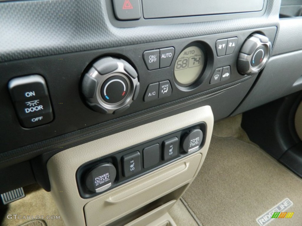 2010 Honda Ridgeline RTL Controls Photo #75923465