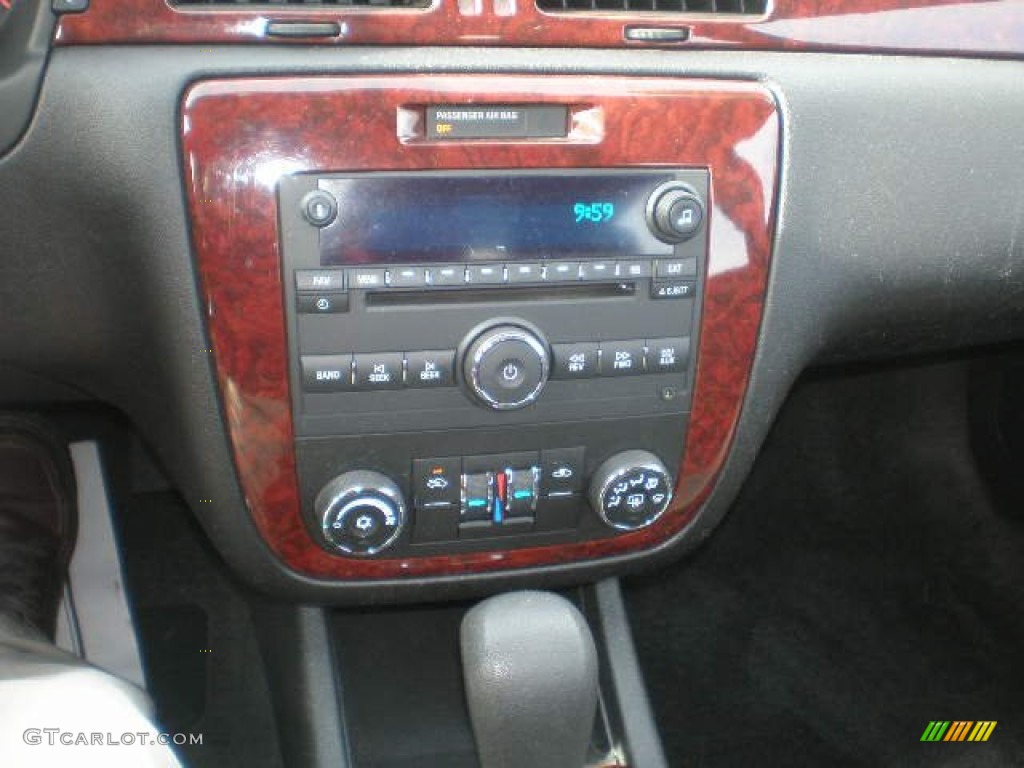 2008 Chevrolet Impala LT Controls Photo #75927799