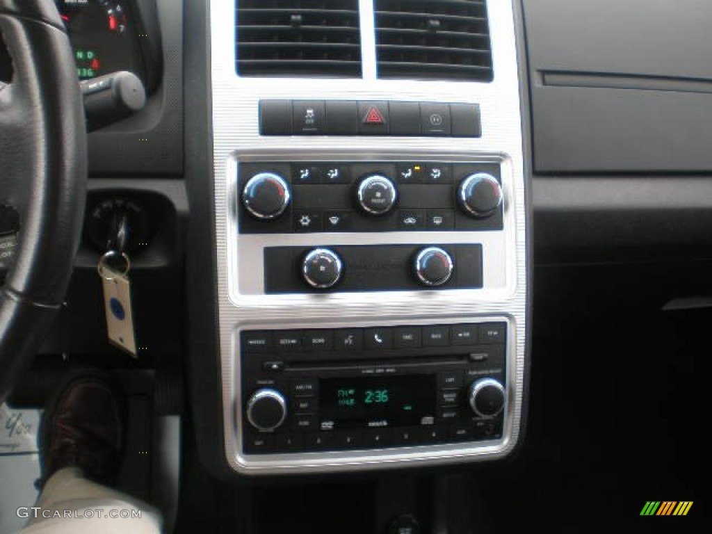 2010 Dodge Journey SXT Controls Photo #75928168