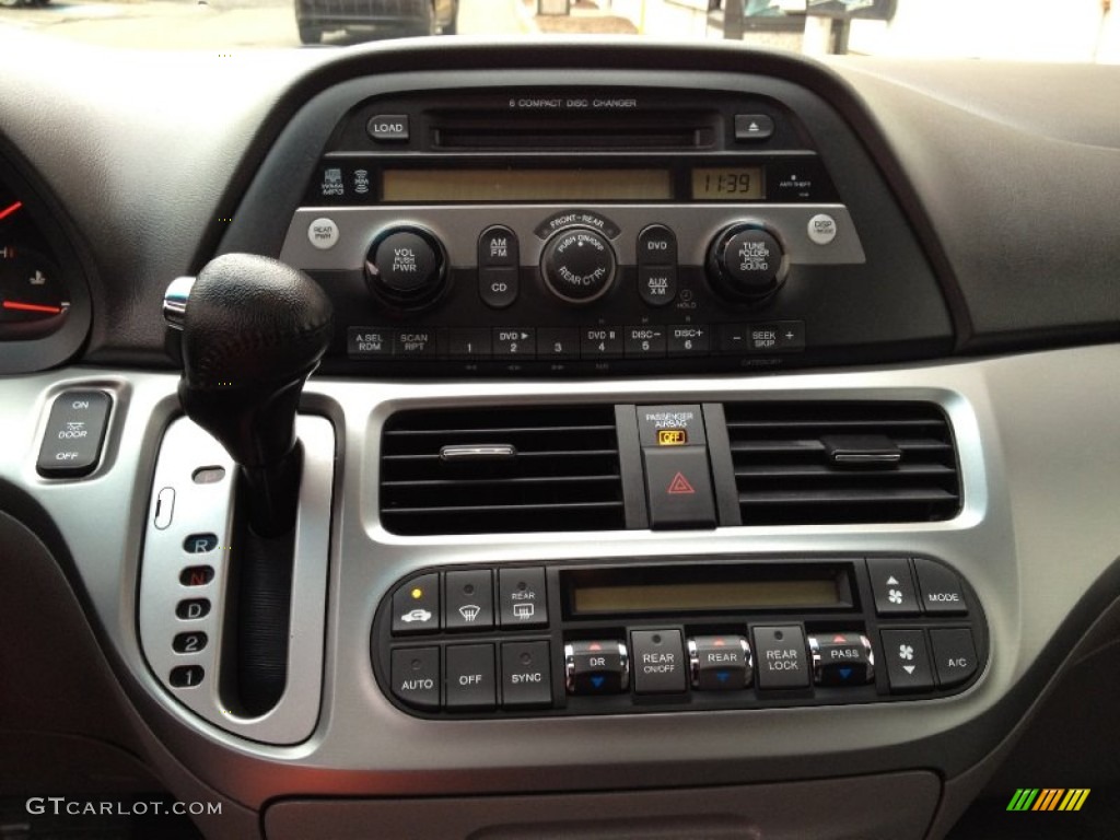 2010 Honda Odyssey EX-L Controls Photo #75929485