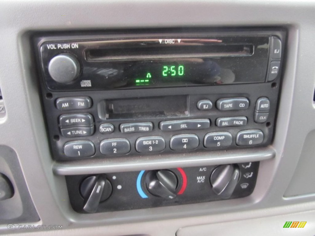 2001 Ford Excursion XLT 4x4 Controls Photo #75931868