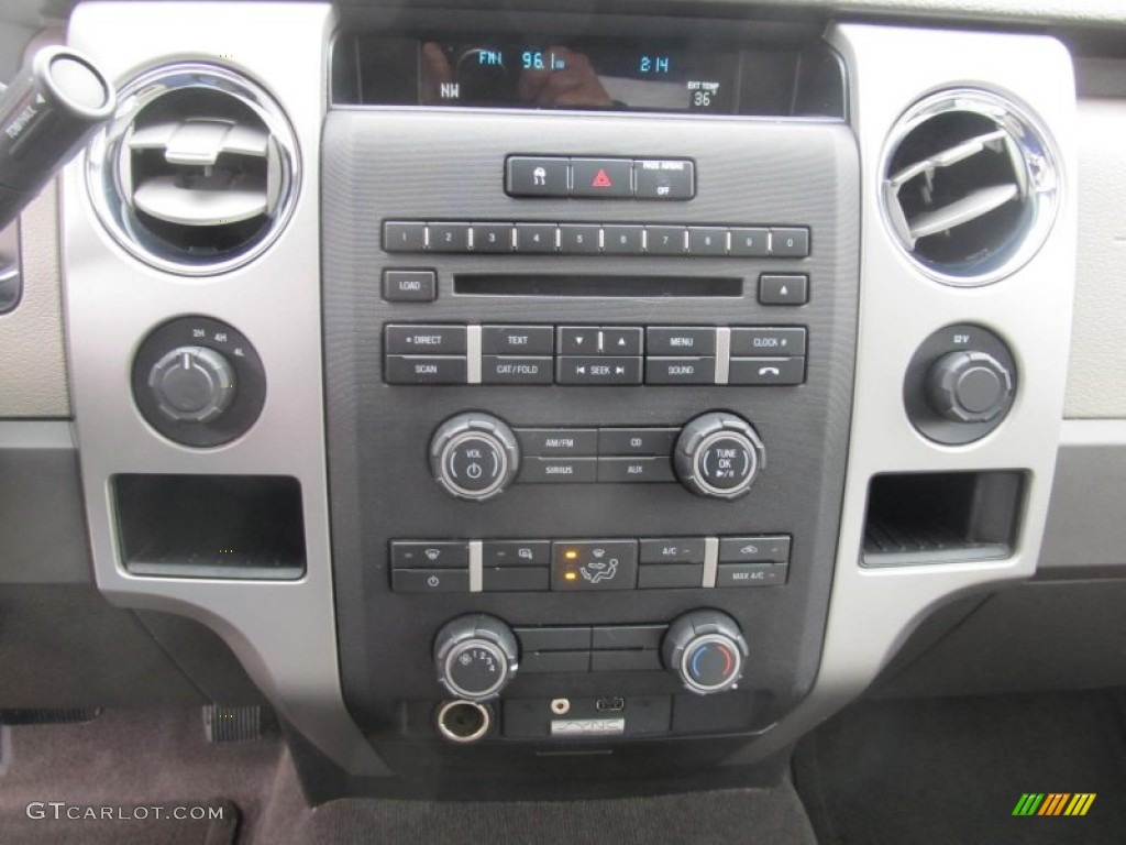 2009 Ford F150 XLT SuperCrew 4x4 Controls Photo #75932446
