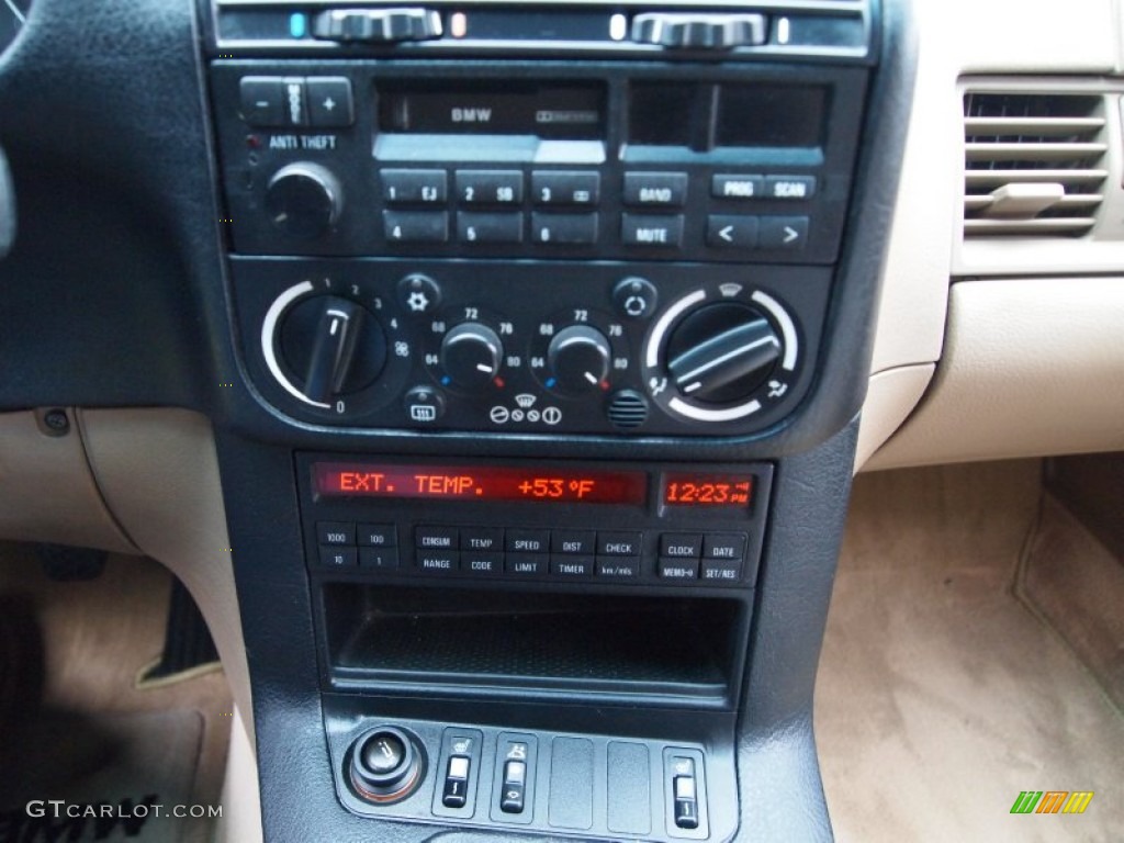 1994 BMW 3 Series 325i Convertible Controls Photo #75934167