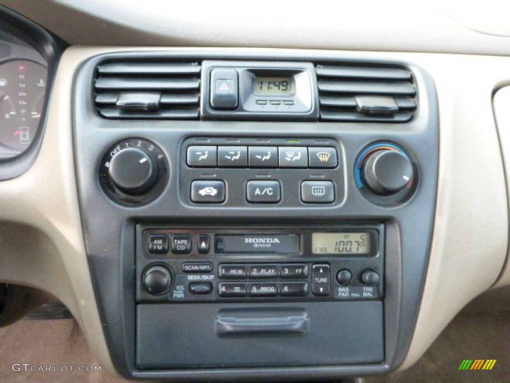 2000 Honda Accord SE Sedan Controls Photo #75934405