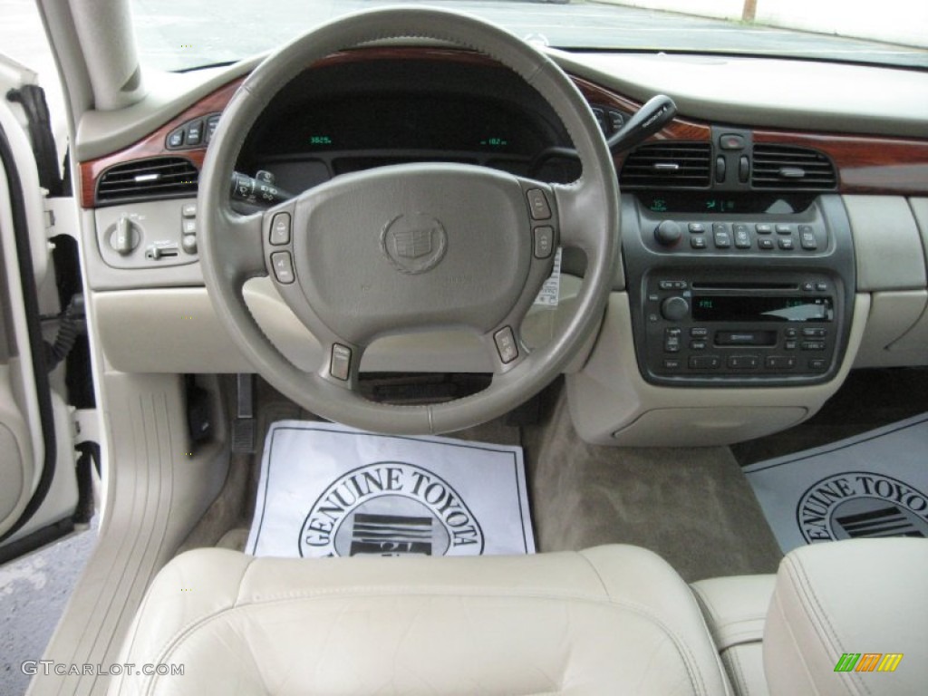 2002 DeVille Sedan - White Diamond Pearl / Neutral Shale photo #9