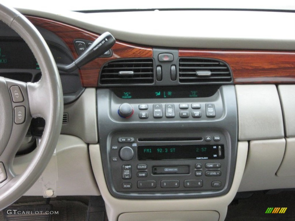 2002 DeVille Sedan - White Diamond Pearl / Neutral Shale photo #10