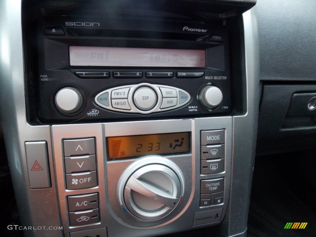 2006 Scion tC Standard tC Model Controls Photo #75940083