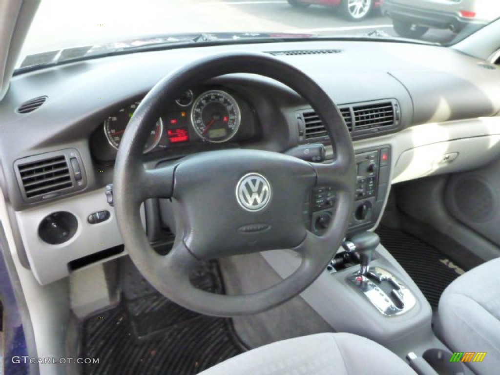 2004 Passat GL Wagon - Shadow Blue Metallic / Grey photo #6