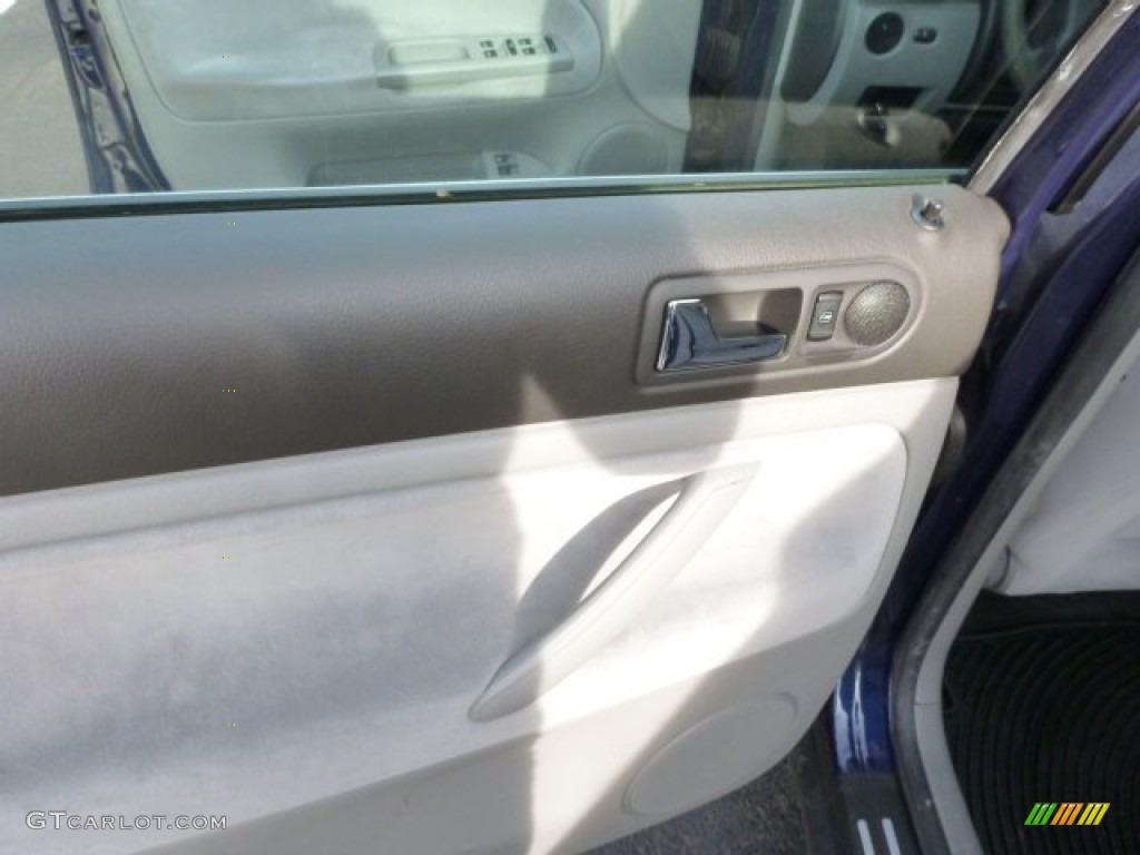 2004 Passat GL Wagon - Shadow Blue Metallic / Grey photo #15