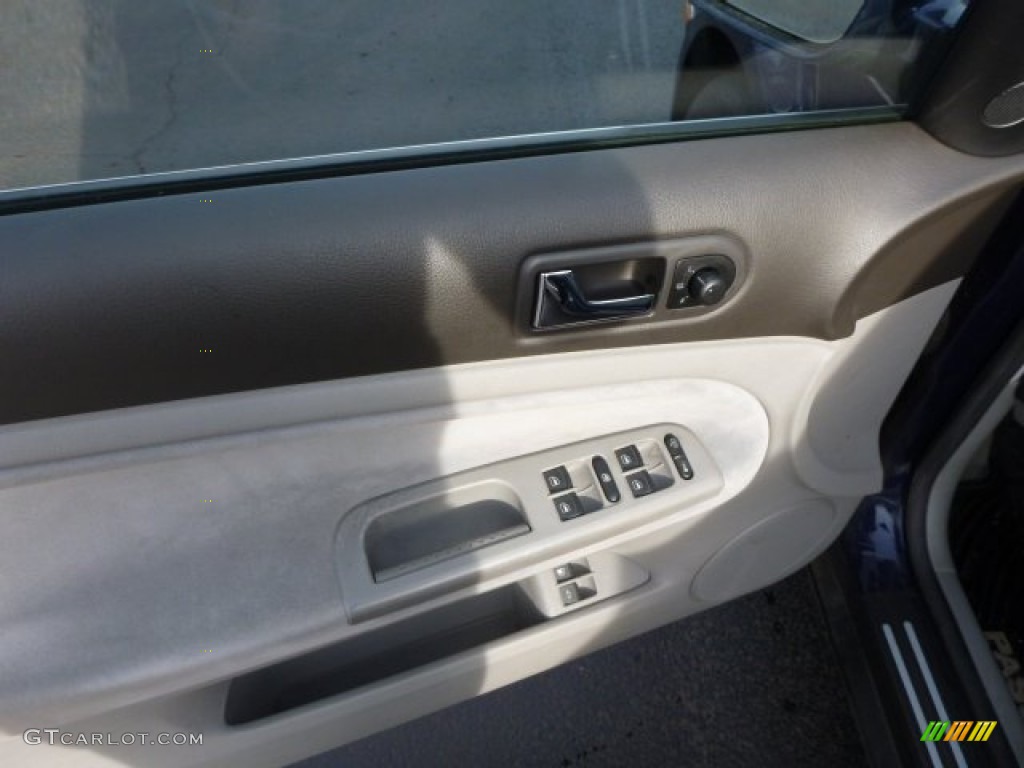 2004 Passat GL Wagon - Shadow Blue Metallic / Grey photo #16