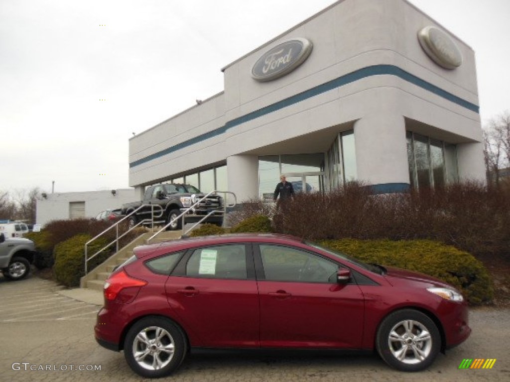 2013 Focus SE Hatchback - Ruby Red / Charcoal Black photo #1