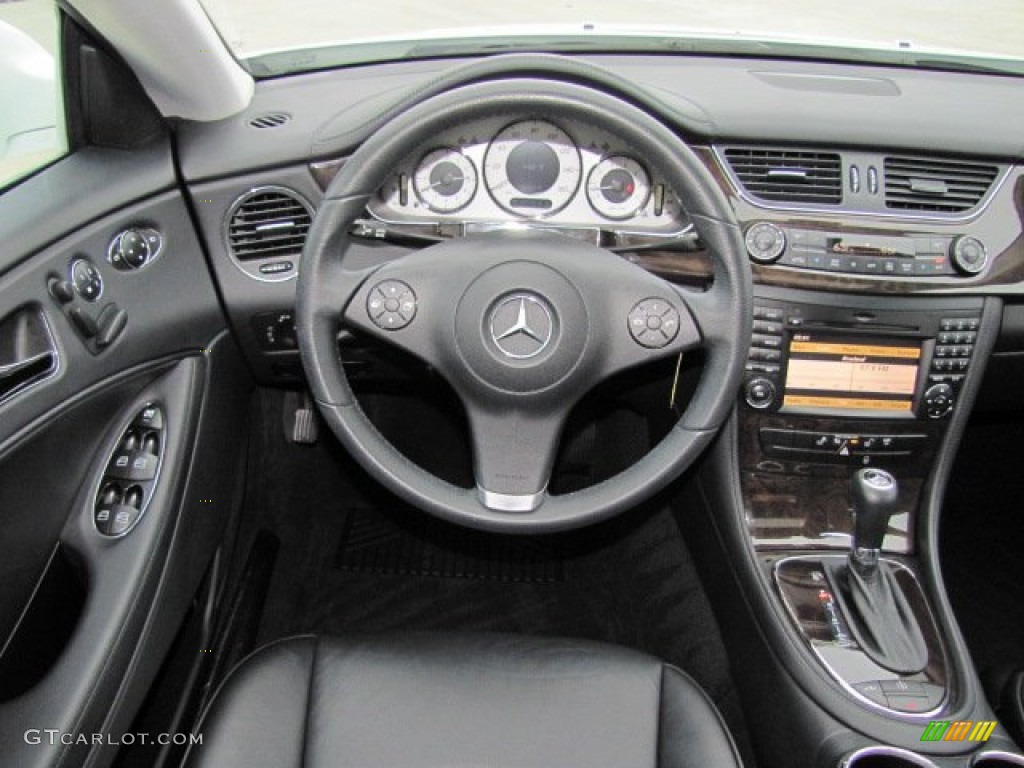 2009 Mercedes-Benz CLS 550 Black Dashboard Photo #75942583