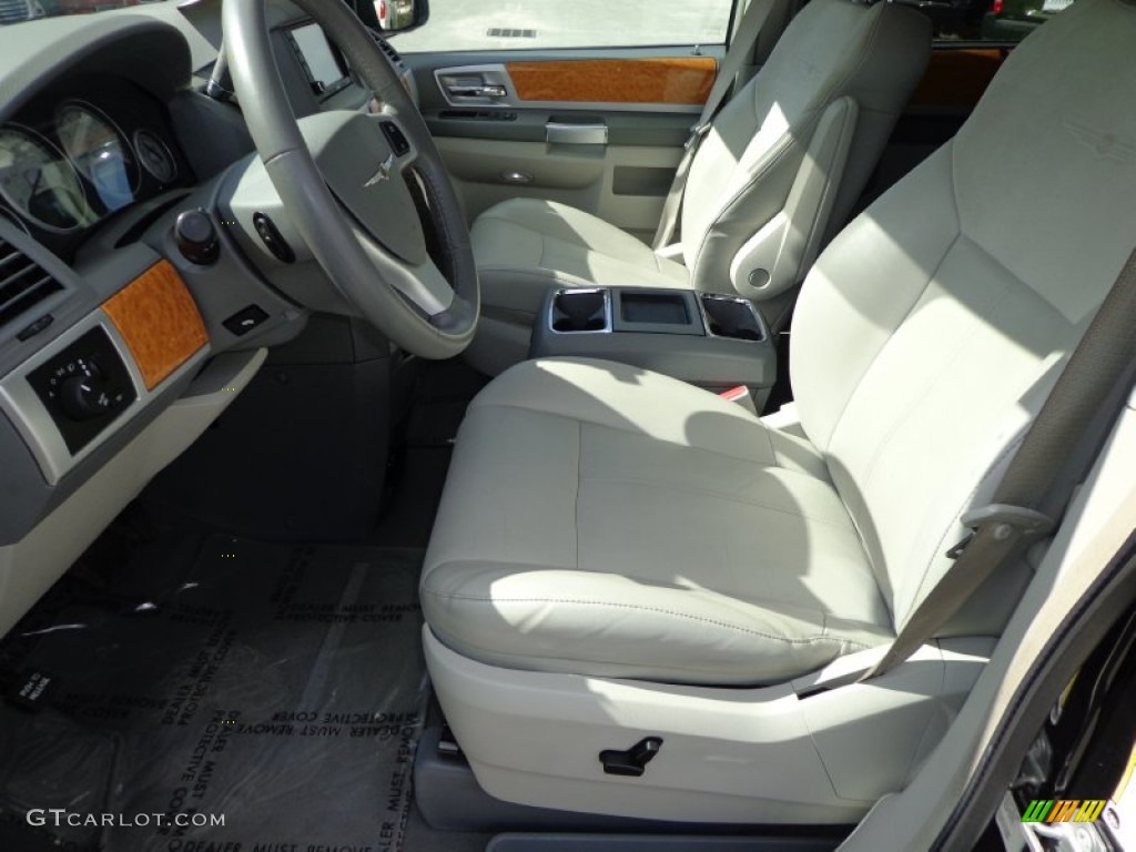 Medium Slate Gray/Light Shale Interior 2010 Chrysler Town & Country Limited Photo #75943642