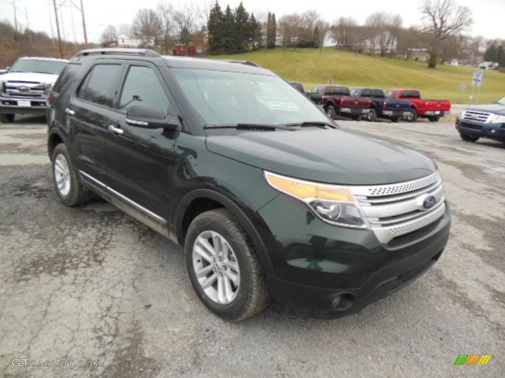 2013 Explorer XLT 4WD - Green Gem Metallic / Charcoal Black photo #2