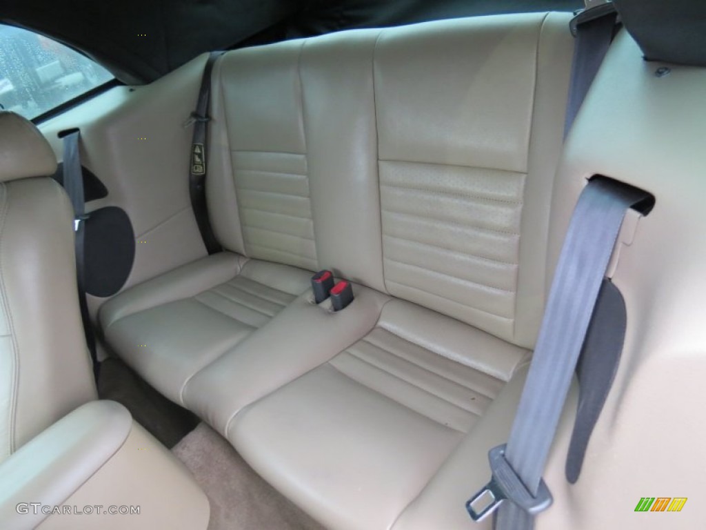 Medium Parchment Interior 2001 Ford Mustang GT Convertible Photo #75949029