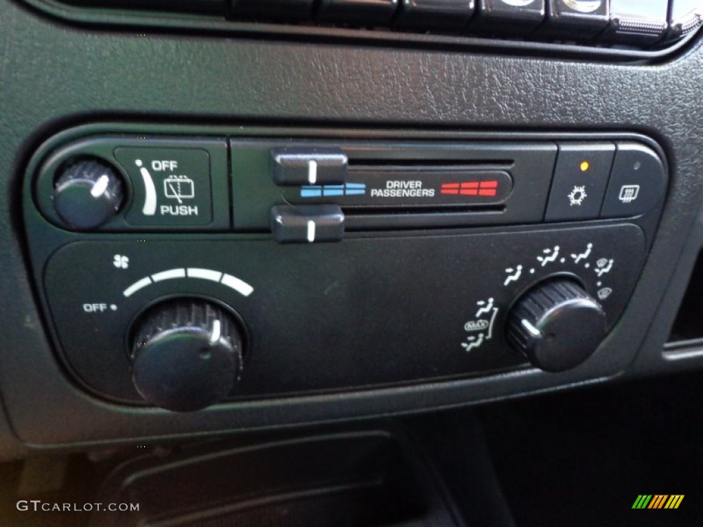 2002 Dodge Durango SXT 4x4 Controls Photos