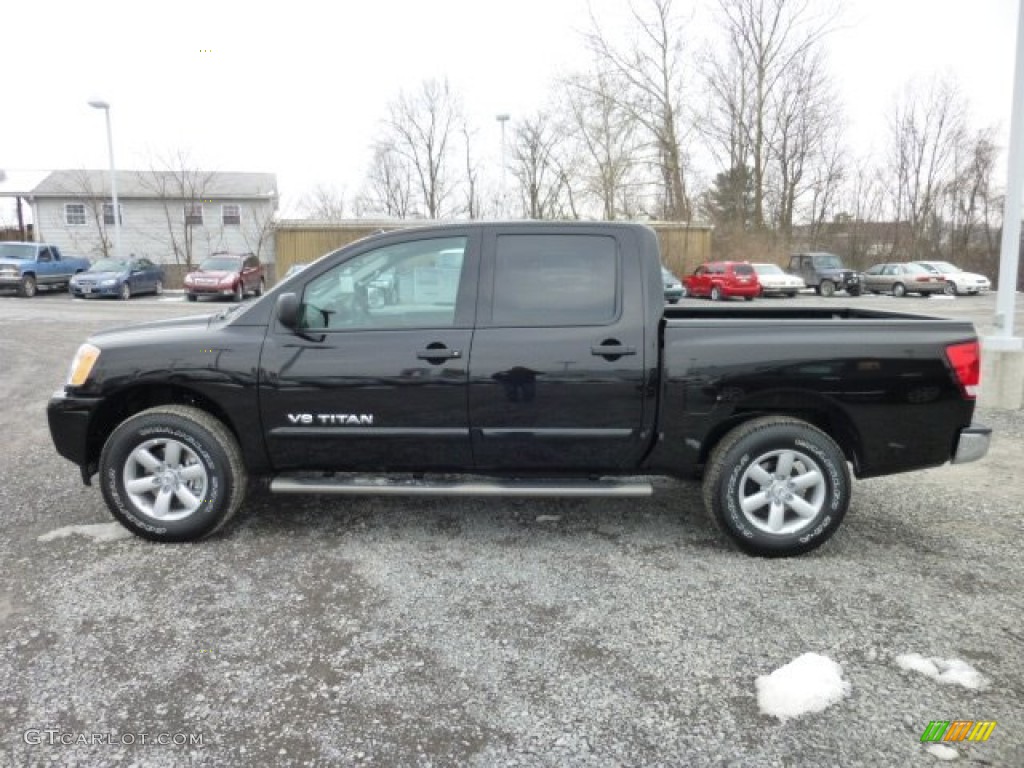 2013 Titan SV Crew Cab 4x4 - Galaxy Black / Charcoal photo #4