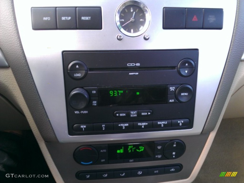 2007 Mercury Milan I4 Premier Controls Photo #75955163