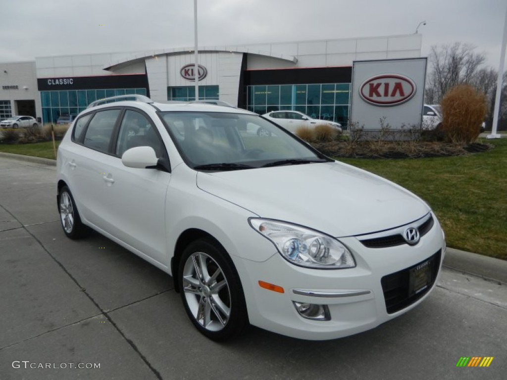 2011 Elantra Touring SE - Polar White / Black photo #1