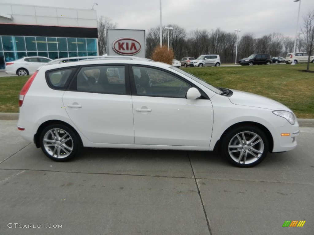 2011 Elantra Touring SE - Polar White / Black photo #2