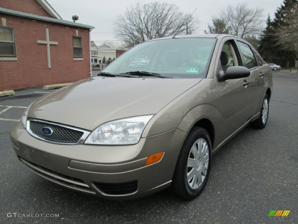 Arizona Beige Metallic 2005 Ford Focus ZX4 S Sedan Exterior Photo #75957862