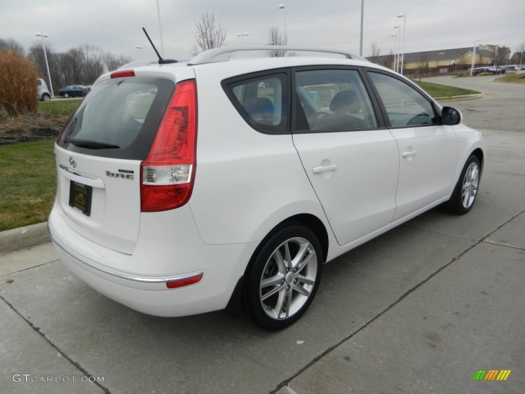 2011 Elantra Touring SE - Polar White / Black photo #3