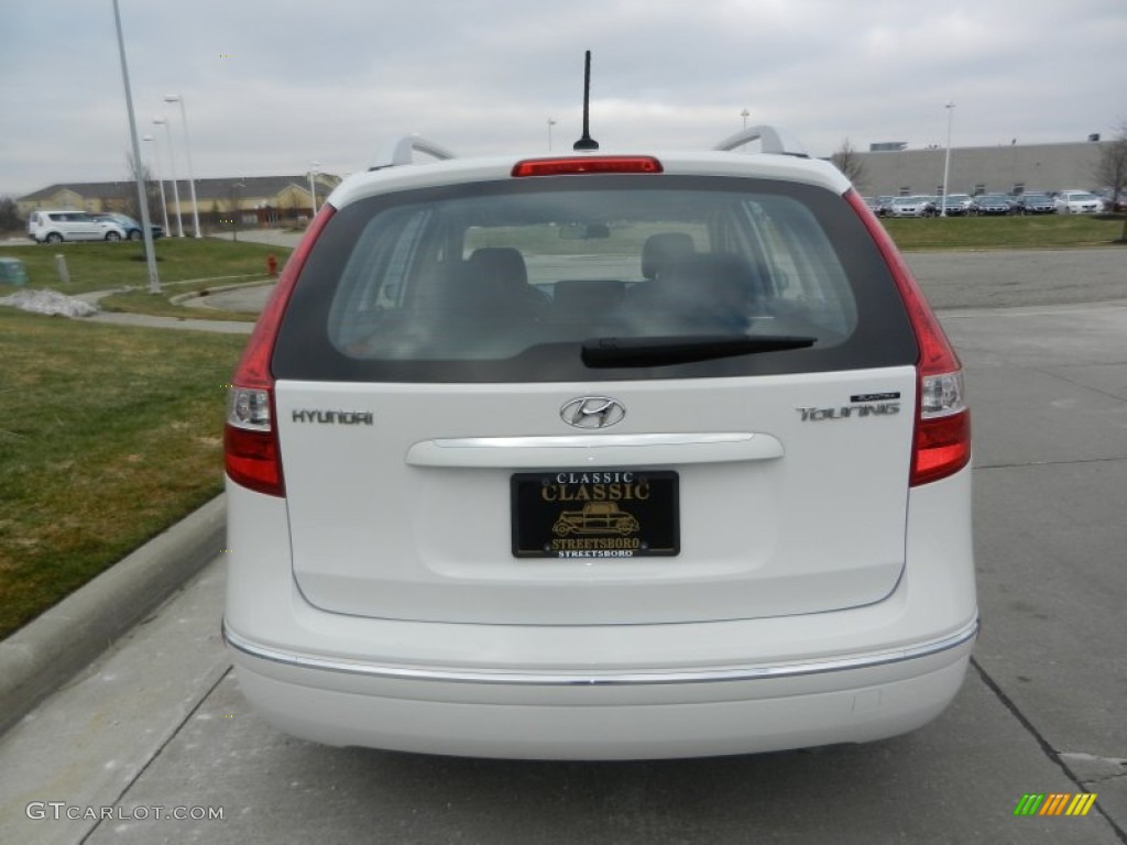 2011 Elantra Touring SE - Polar White / Black photo #4