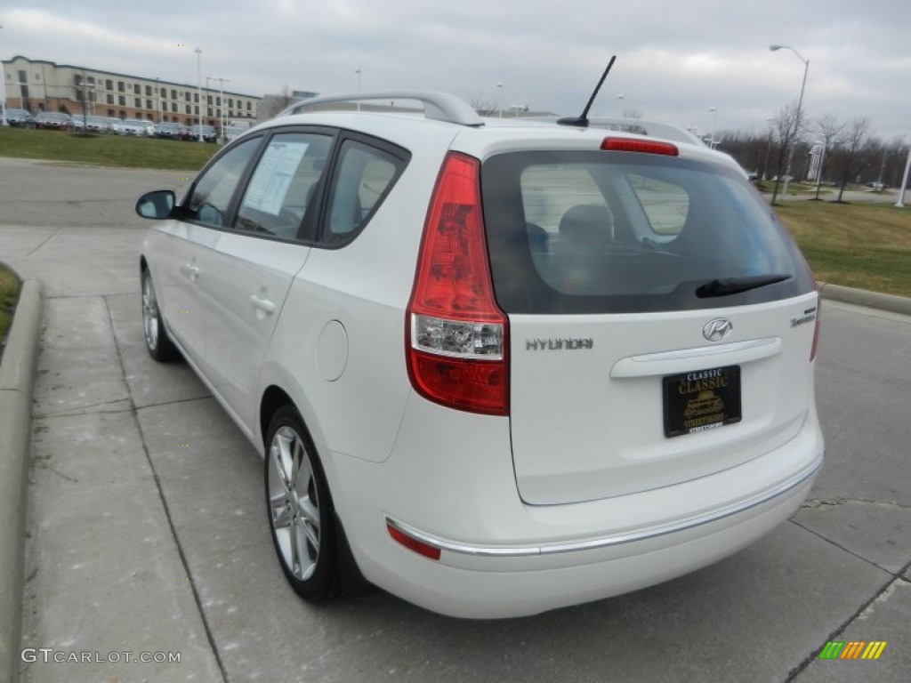 2011 Elantra Touring SE - Polar White / Black photo #5