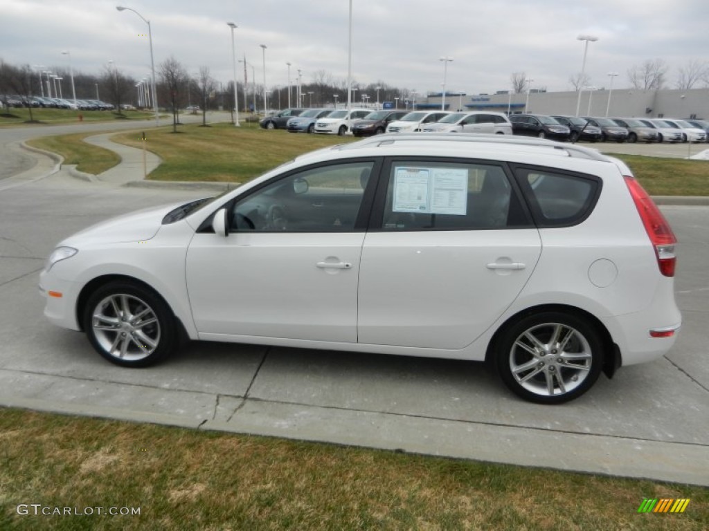 2011 Elantra Touring SE - Polar White / Black photo #6