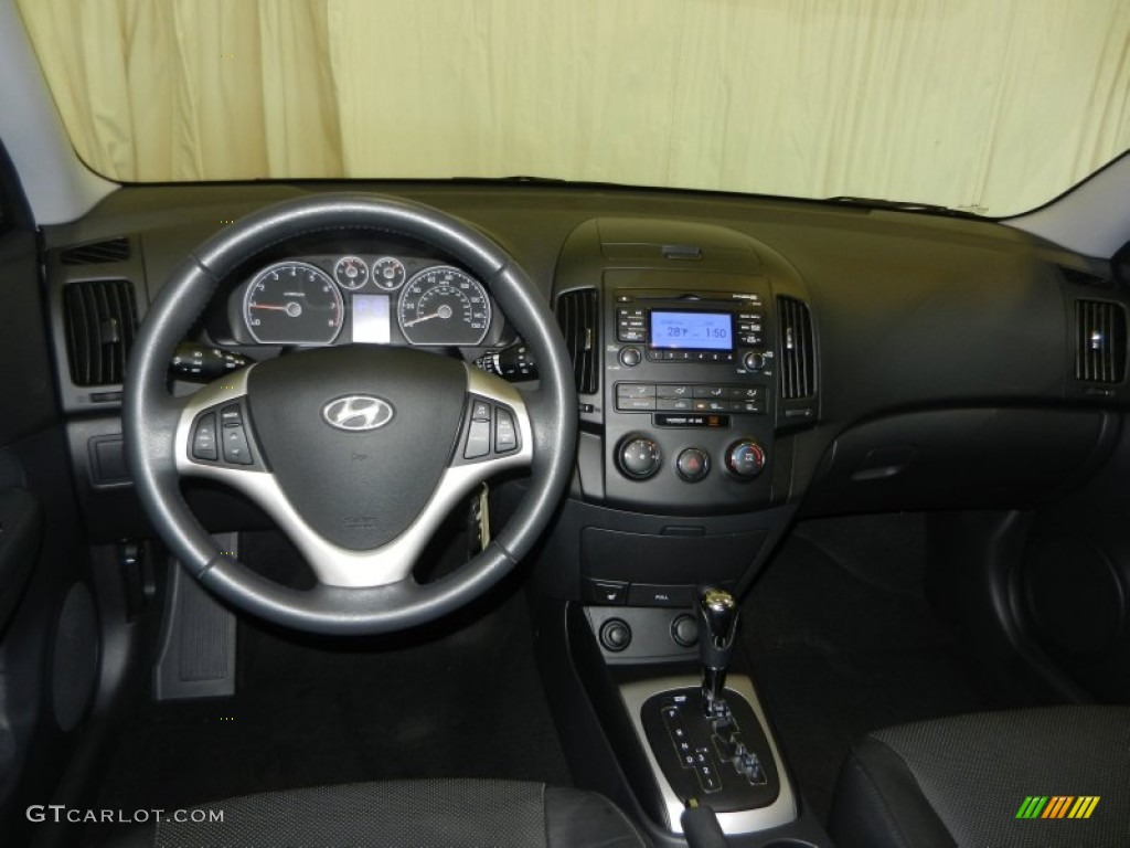 2011 Elantra Touring SE - Polar White / Black photo #11