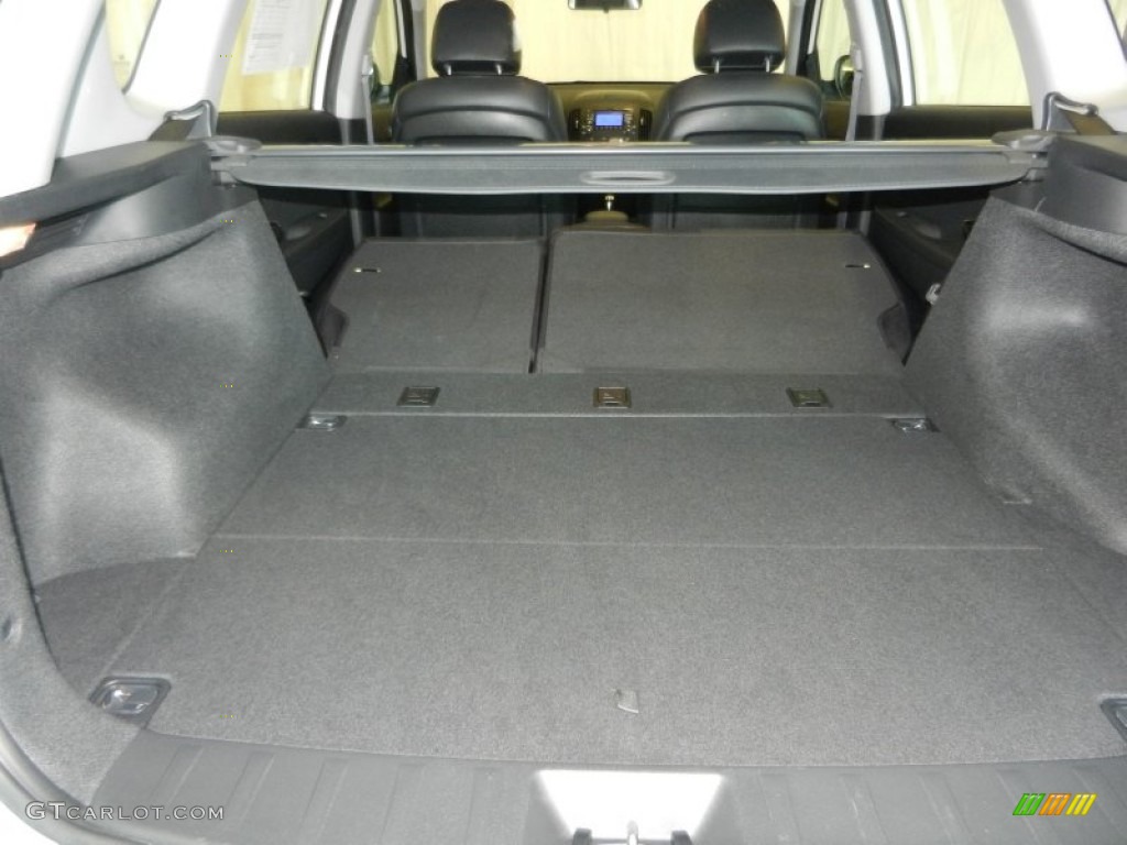 2011 Elantra Touring SE - Polar White / Black photo #19