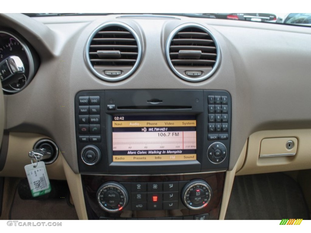 2010 Mercedes-Benz ML 350 4Matic Controls Photo #75965059