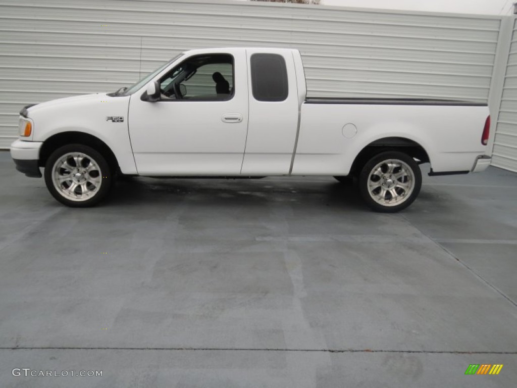 2002 F150 XL SuperCab - Oxford White / Medium Graphite photo #5