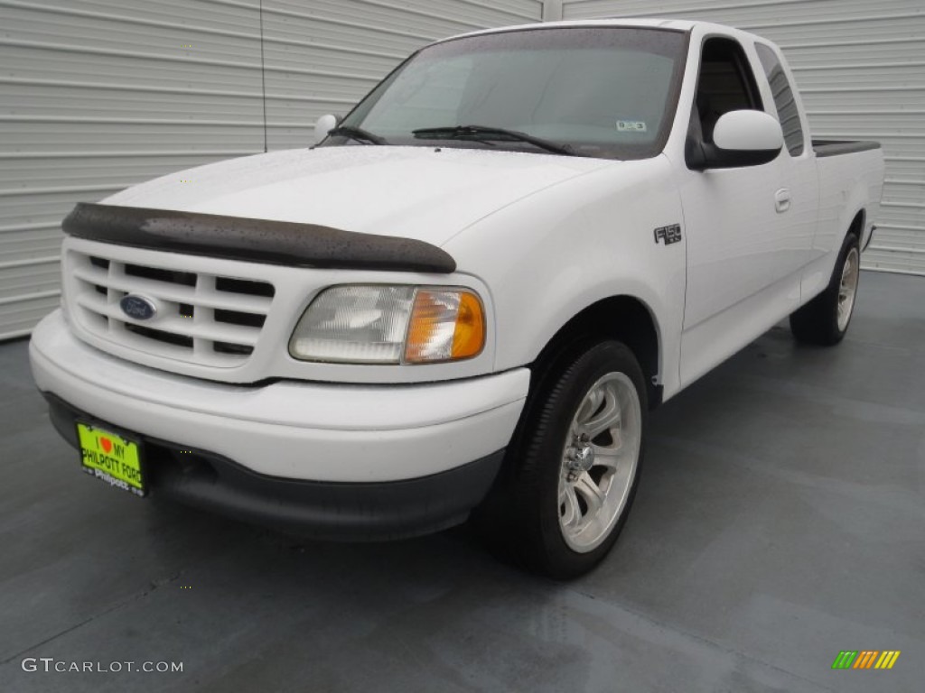 2002 F150 XL SuperCab - Oxford White / Medium Graphite photo #6